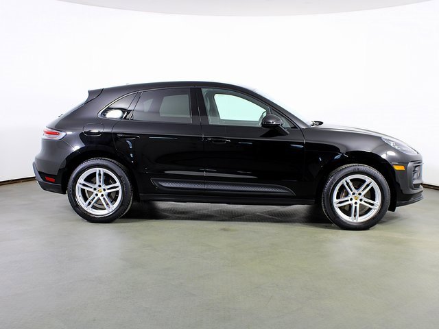 Certified 2023 Porsche Macan image 8