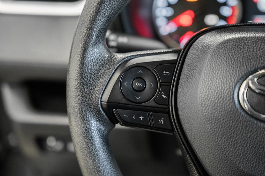 Used 2022 Toyota RAV4 XLE image 24