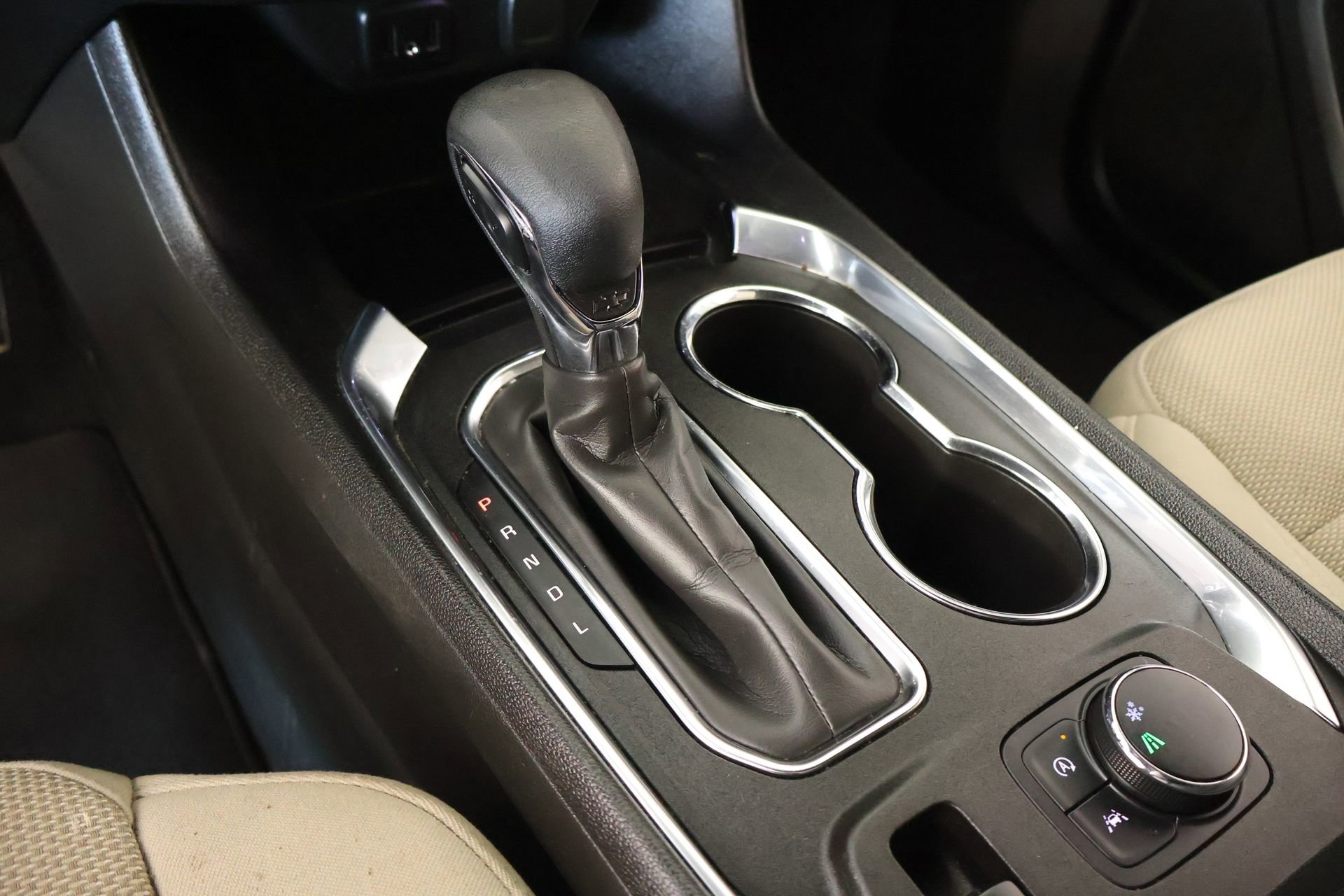 Used 2023 Chevrolet Traverse LS w/ Safety Package image 8