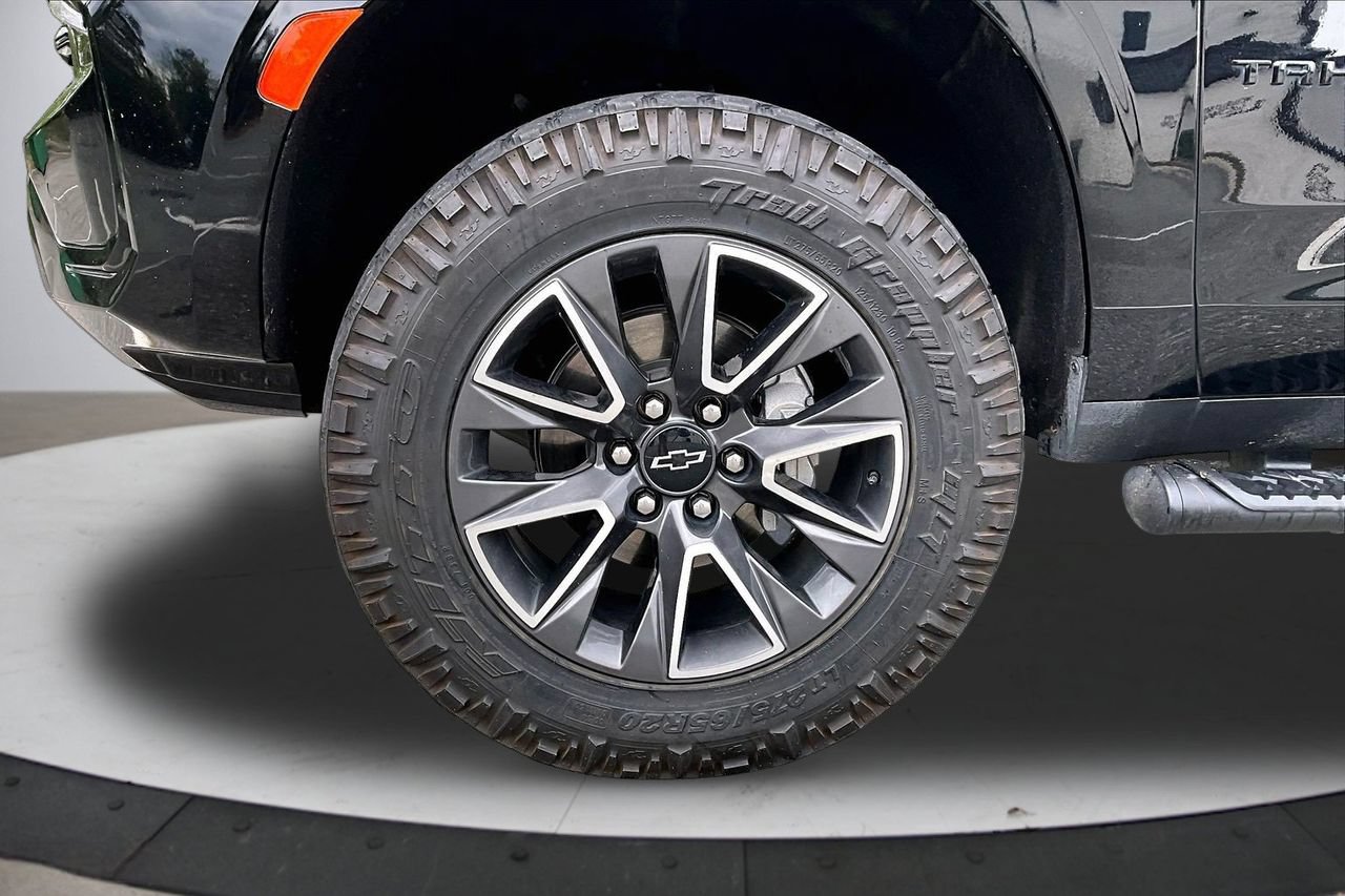 Used 2023 Chevrolet Tahoe Z71 w/ Luxury Package AWD/4WD image 34