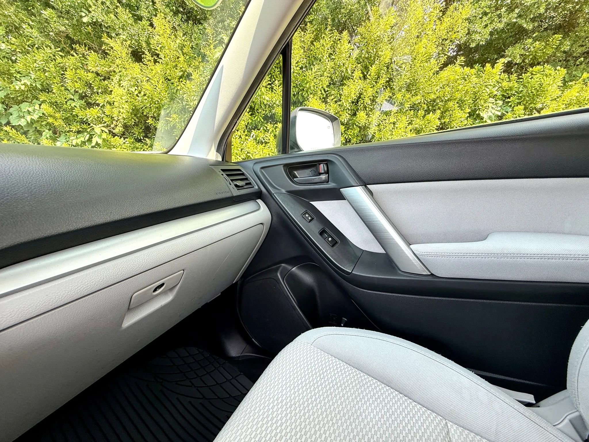 Used 2015 Subaru Forester 2.5i w/ Alloy Wheel Package image 45