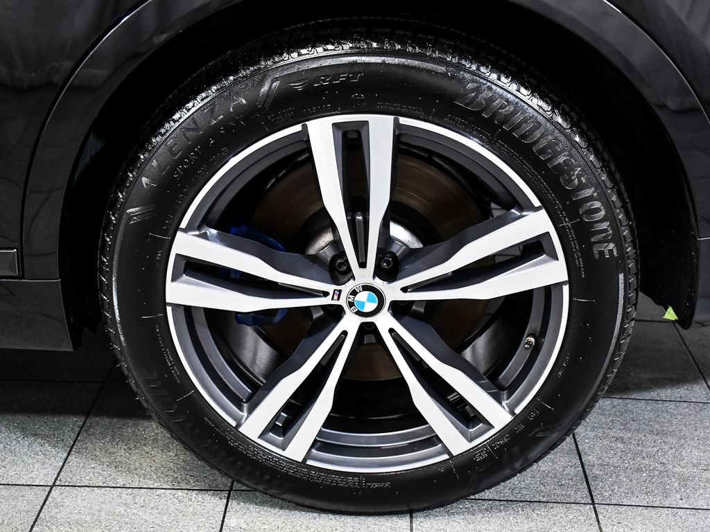 Used 2021 BMW X7 M50i w/ Dynamic Handling Package AWD/4WD image 8