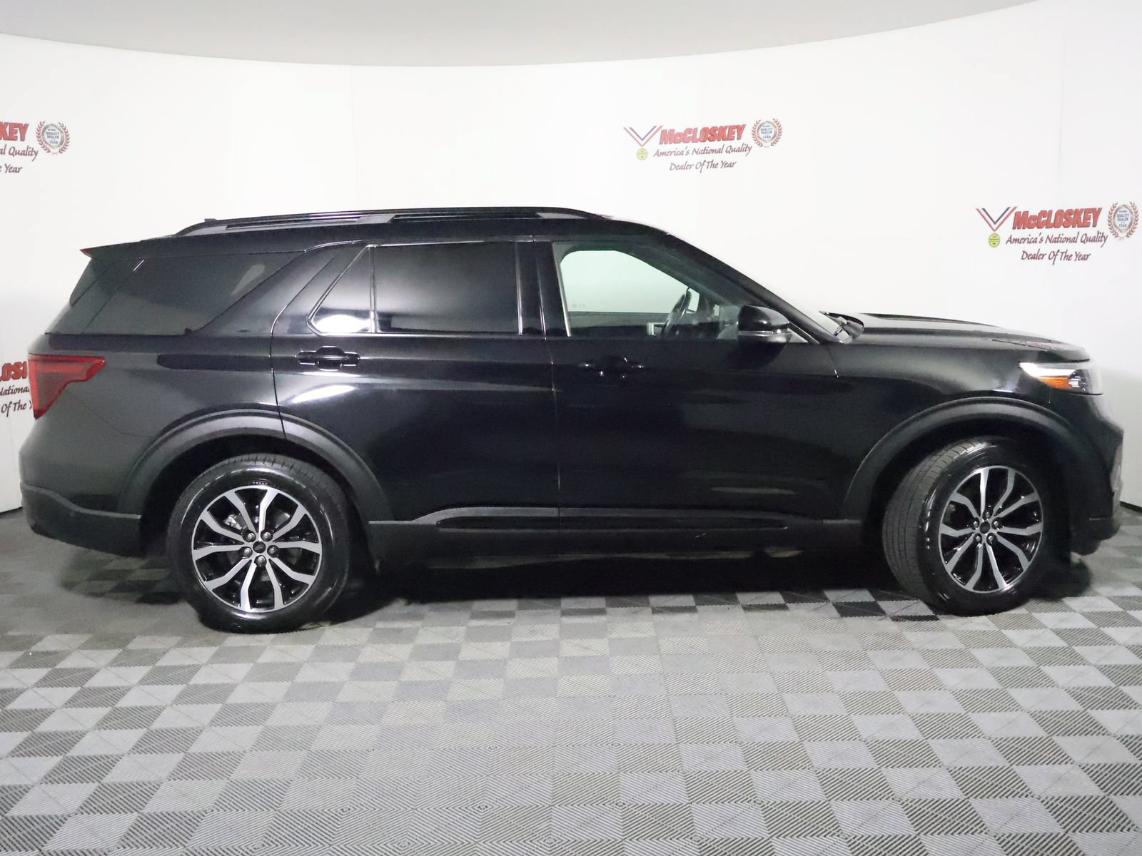 Used 2020 Ford Explorer ST w/ Premium Technology Package AWD/4WD image 3