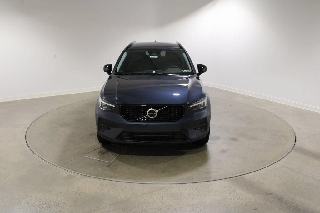 Used 2026 Volvo XC40 B5 Core w/ Climate Package AWD/4WD image 8