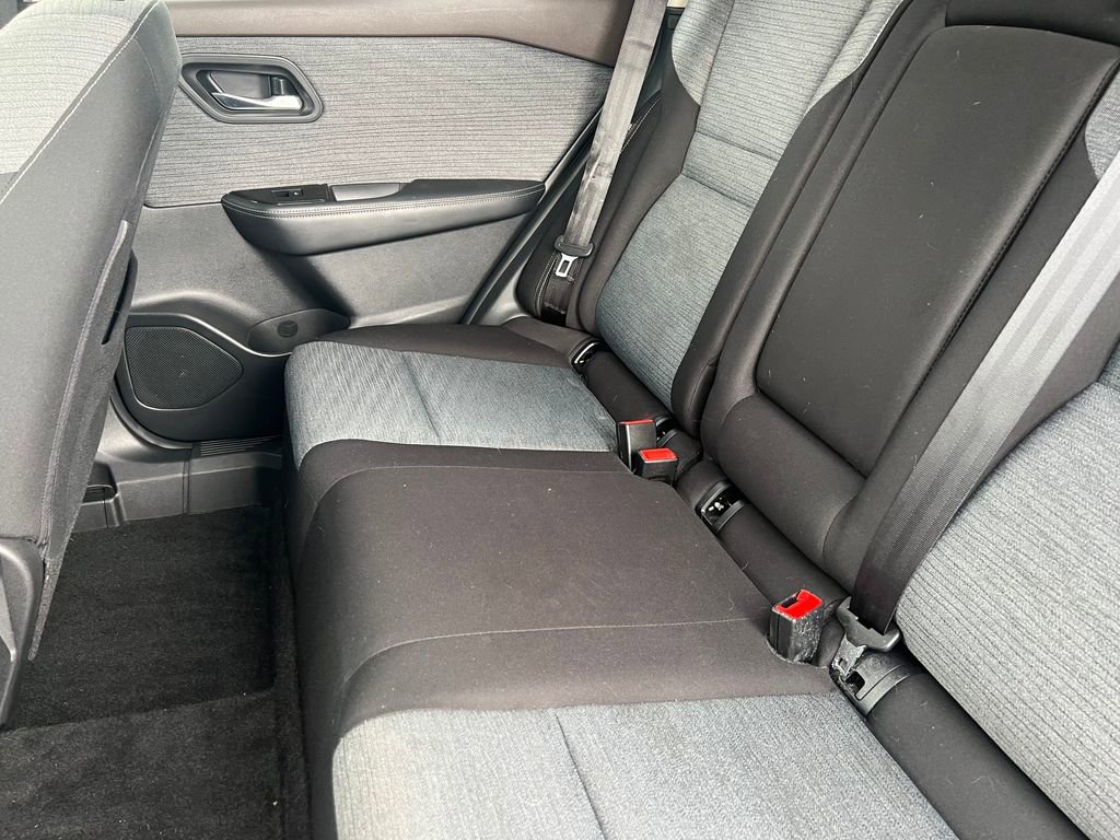 Used 2023 Nissan Rogue SV AWD/4WD image 13
