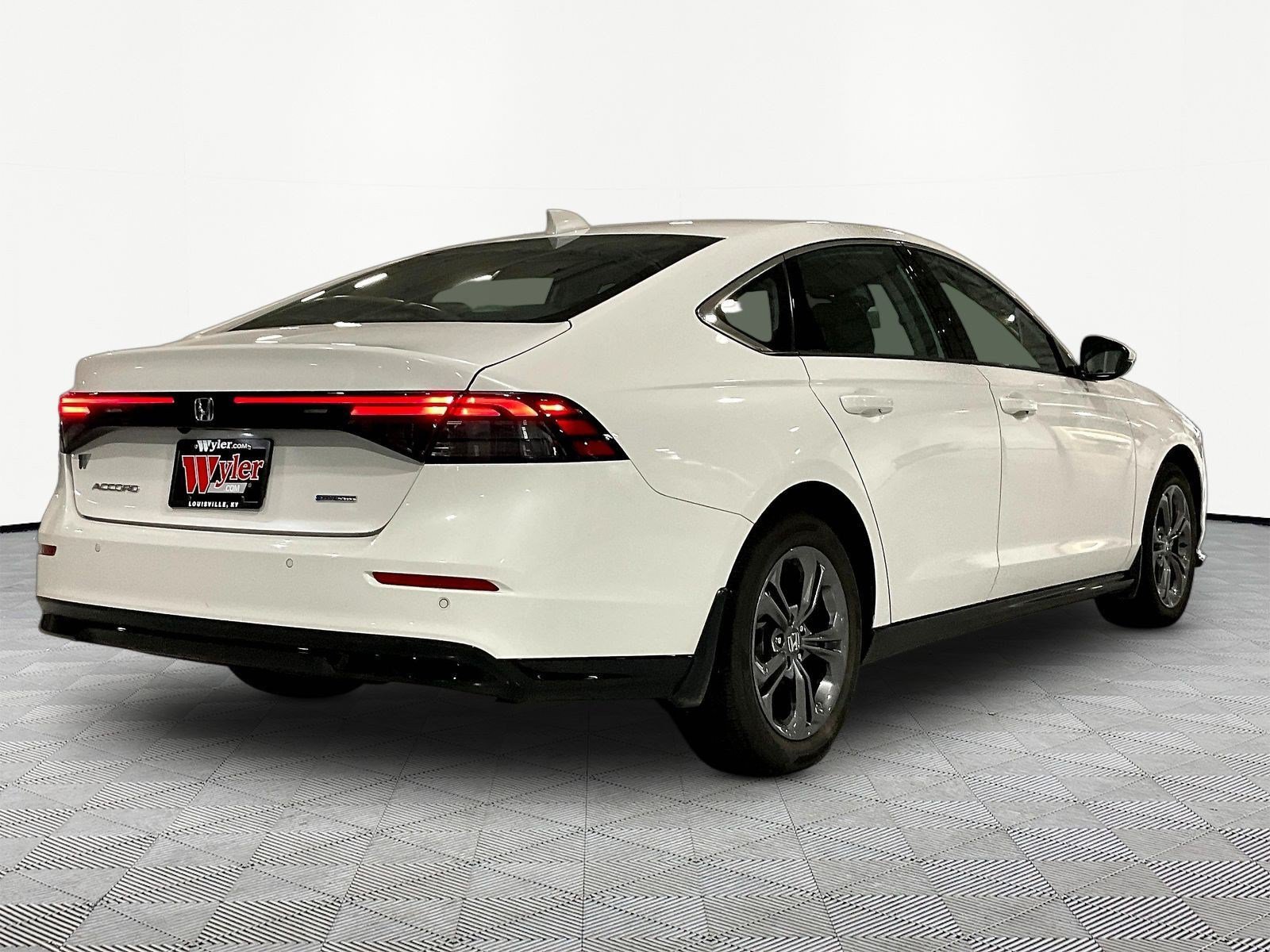 Used 2025 Honda Accord EX-L image 6