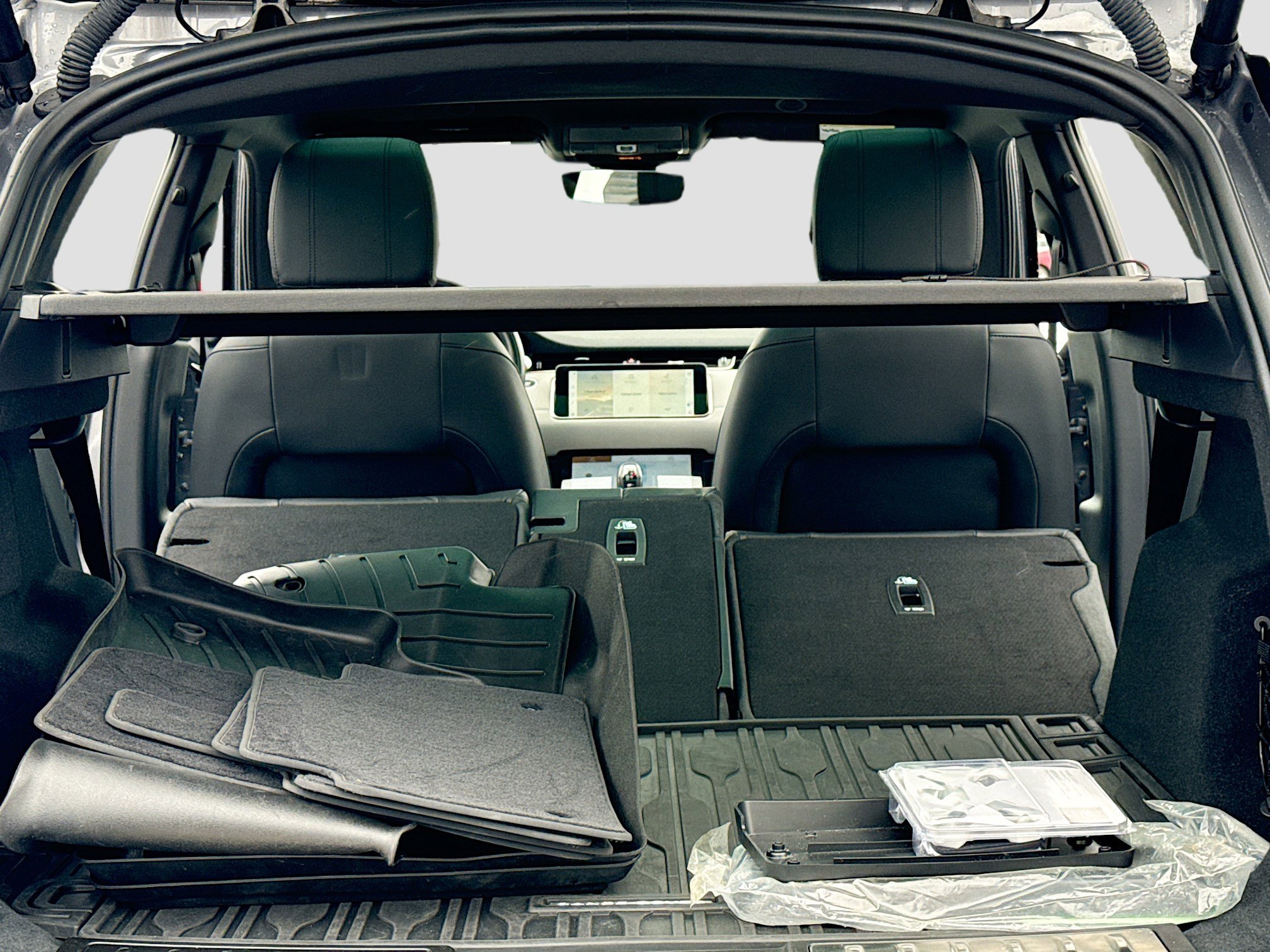 Used 2021 Land Rover Range Rover Evoque R-Dynamic SE image 7