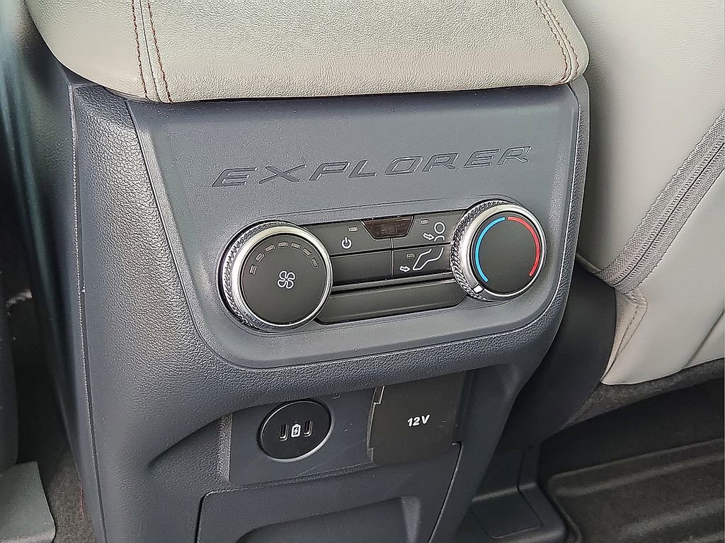 Used 2026 Ford Explorer Active w/ Active Comfort Package image 16