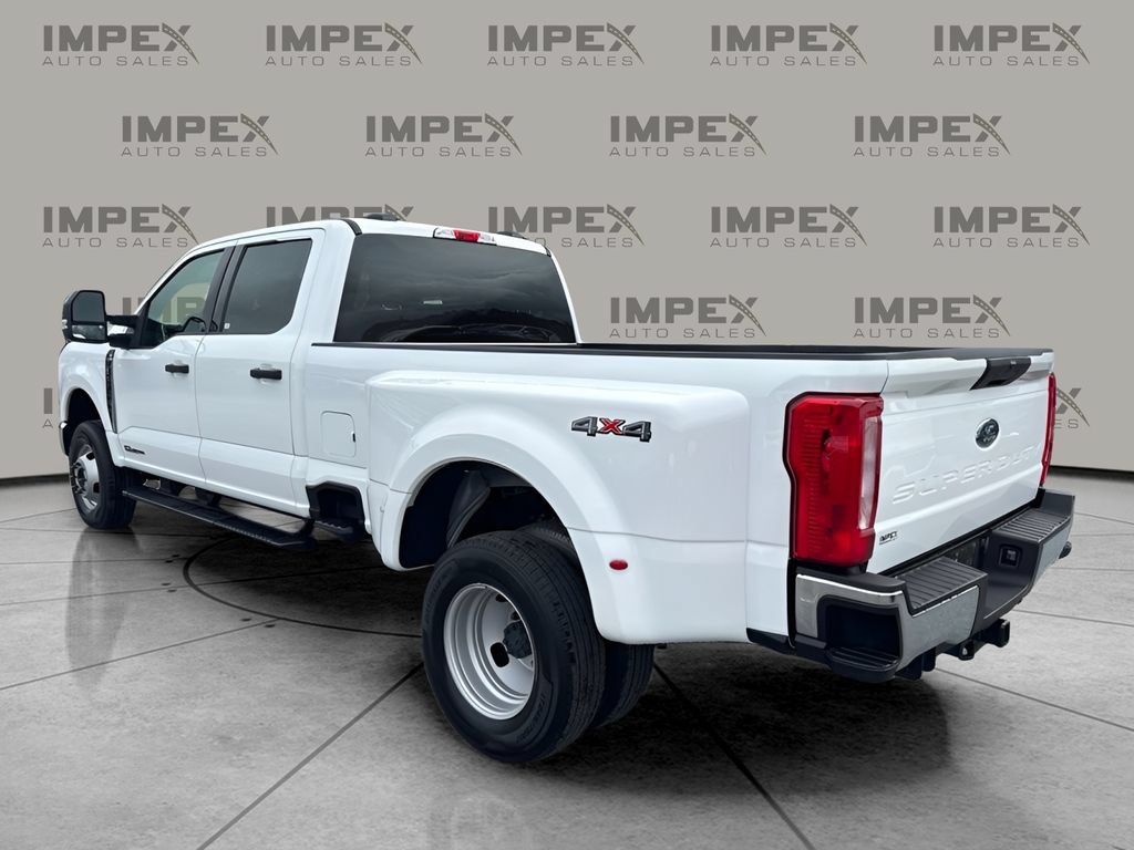 Used 2025 Ford F350 XLT AWD/4WD image 3