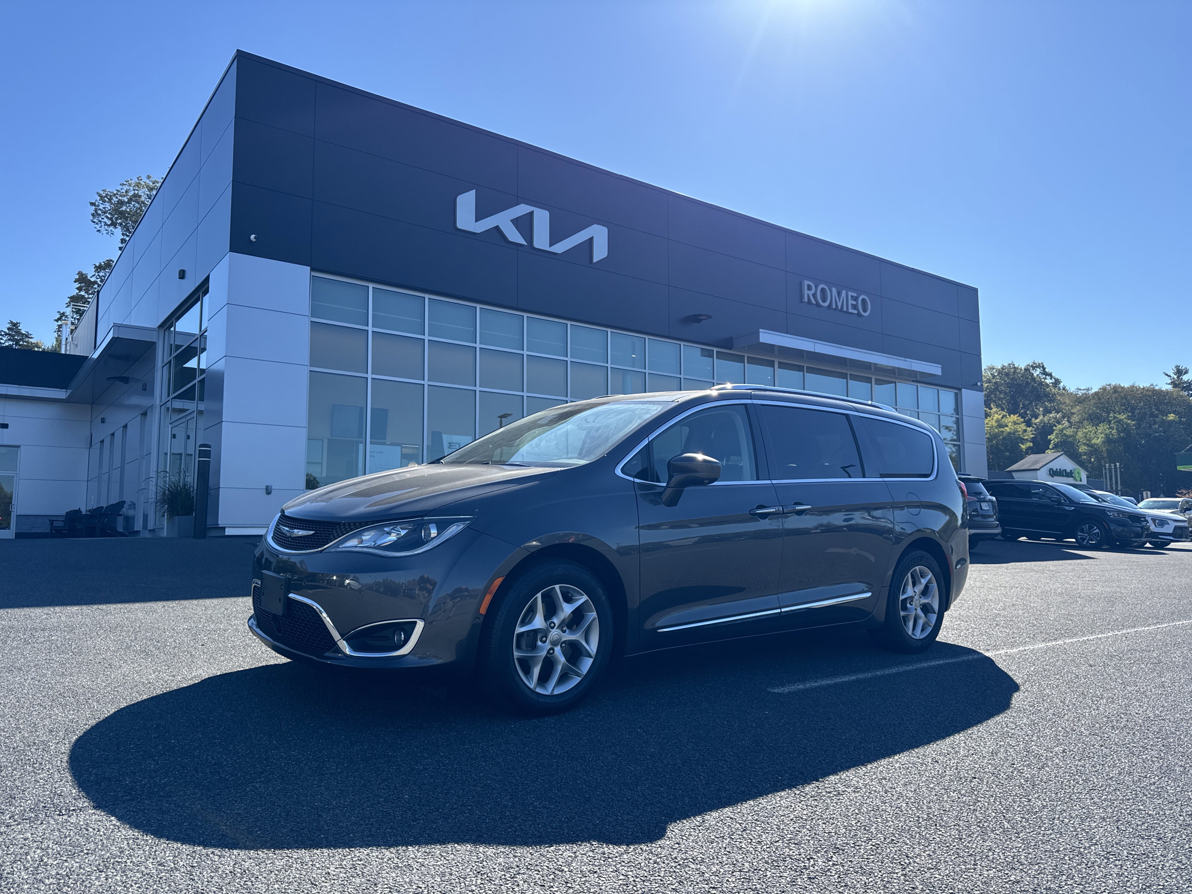 Used 2019 Chrysler Pacifica Touring-L Plus w/ Advanced Safetytec Group