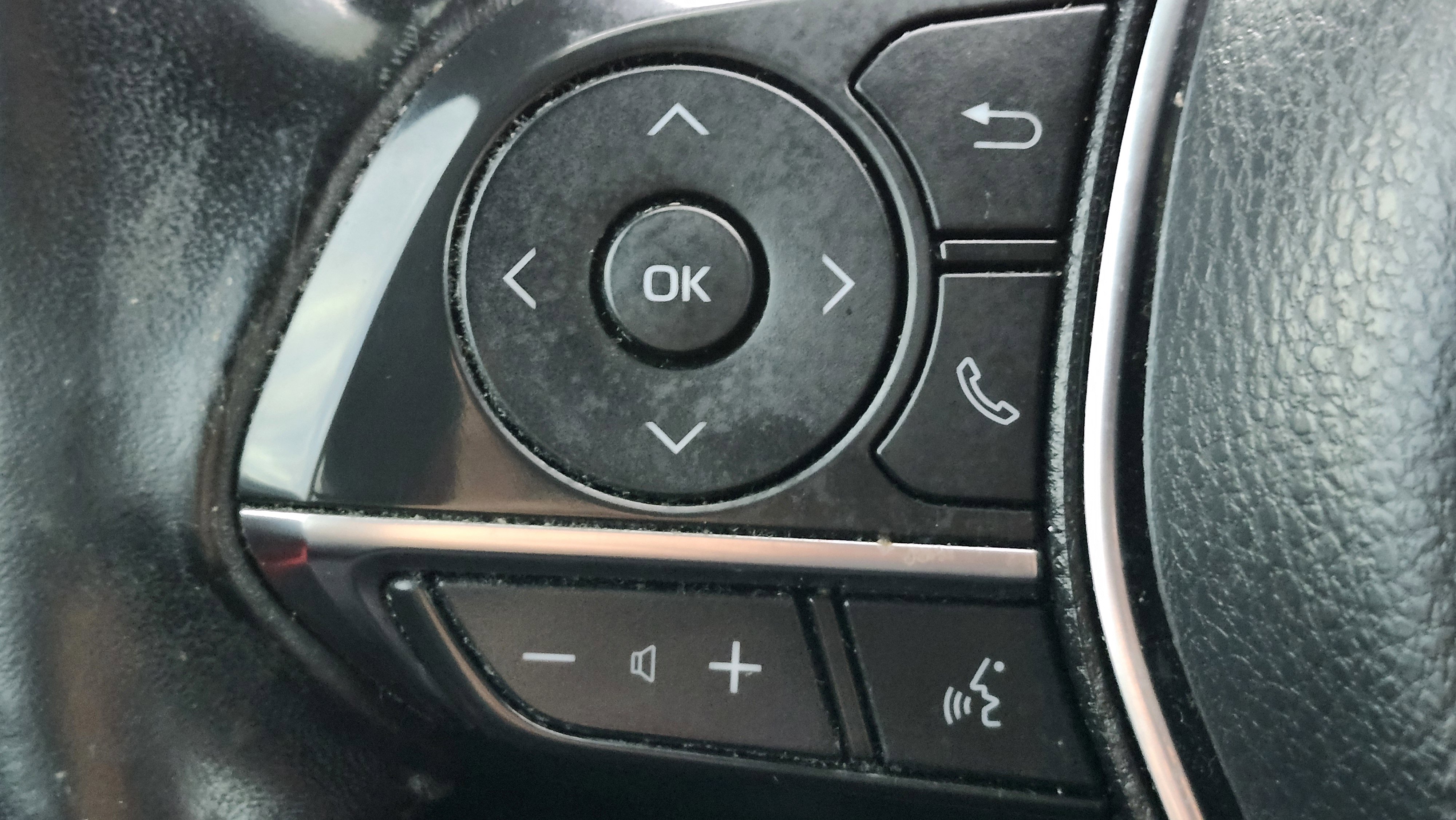 Used 2020 Toyota Camry XSE image 33