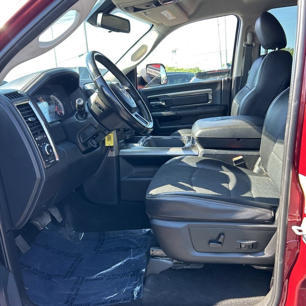 Used 2018 RAM 2500 Big Horn w/ Sport Appearance Group AWD/4WD image 9