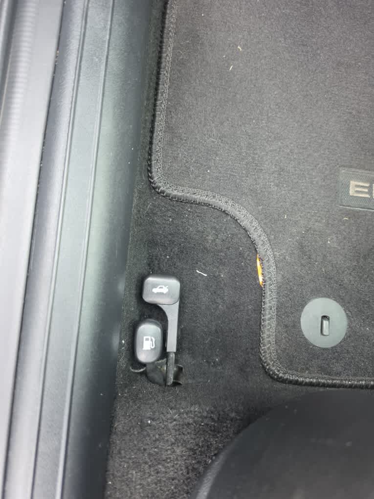 Used 2024 Hyundai Elantra Limited FWD image 18