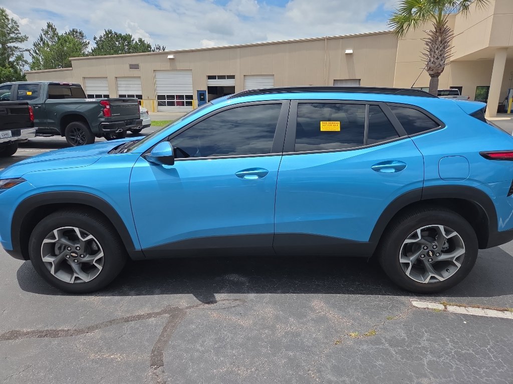 Used 2026 Chevrolet Trax LT w/ Driver Confidence Package FWD image 3