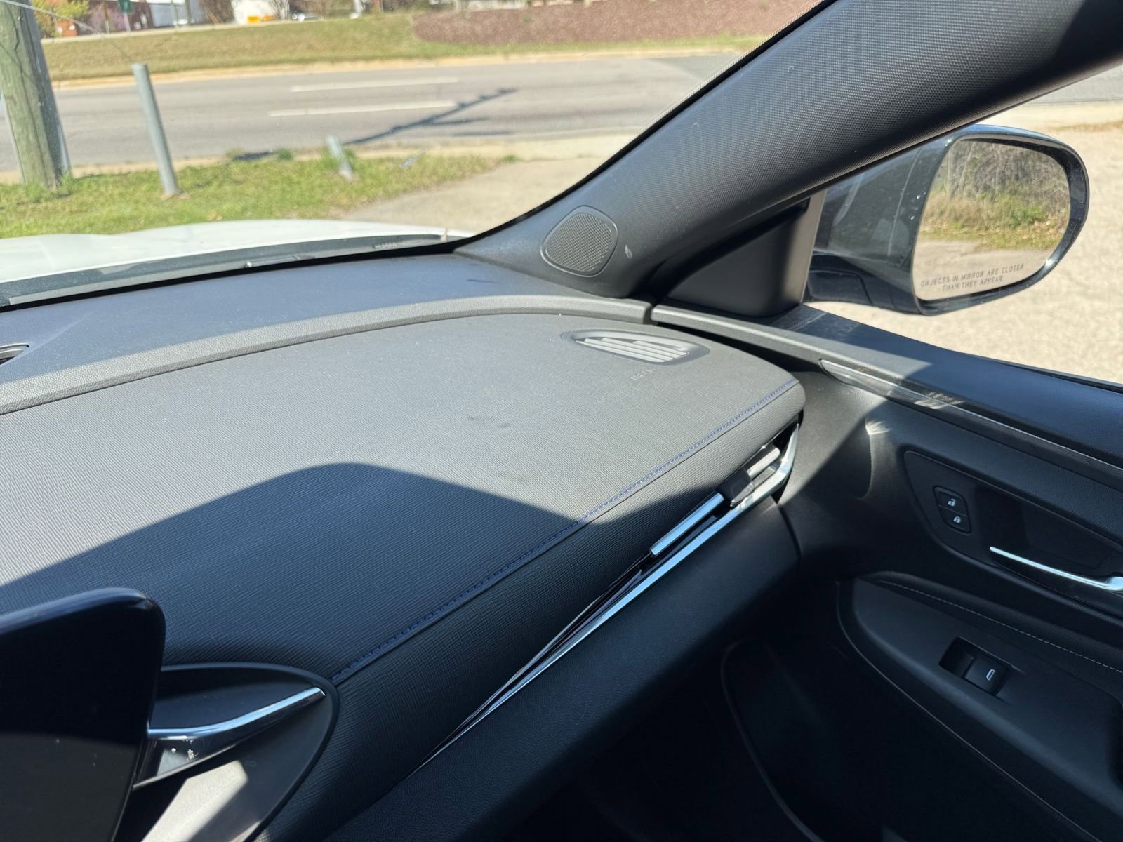 Used 2025 Buick Envista Sport Touring image 31