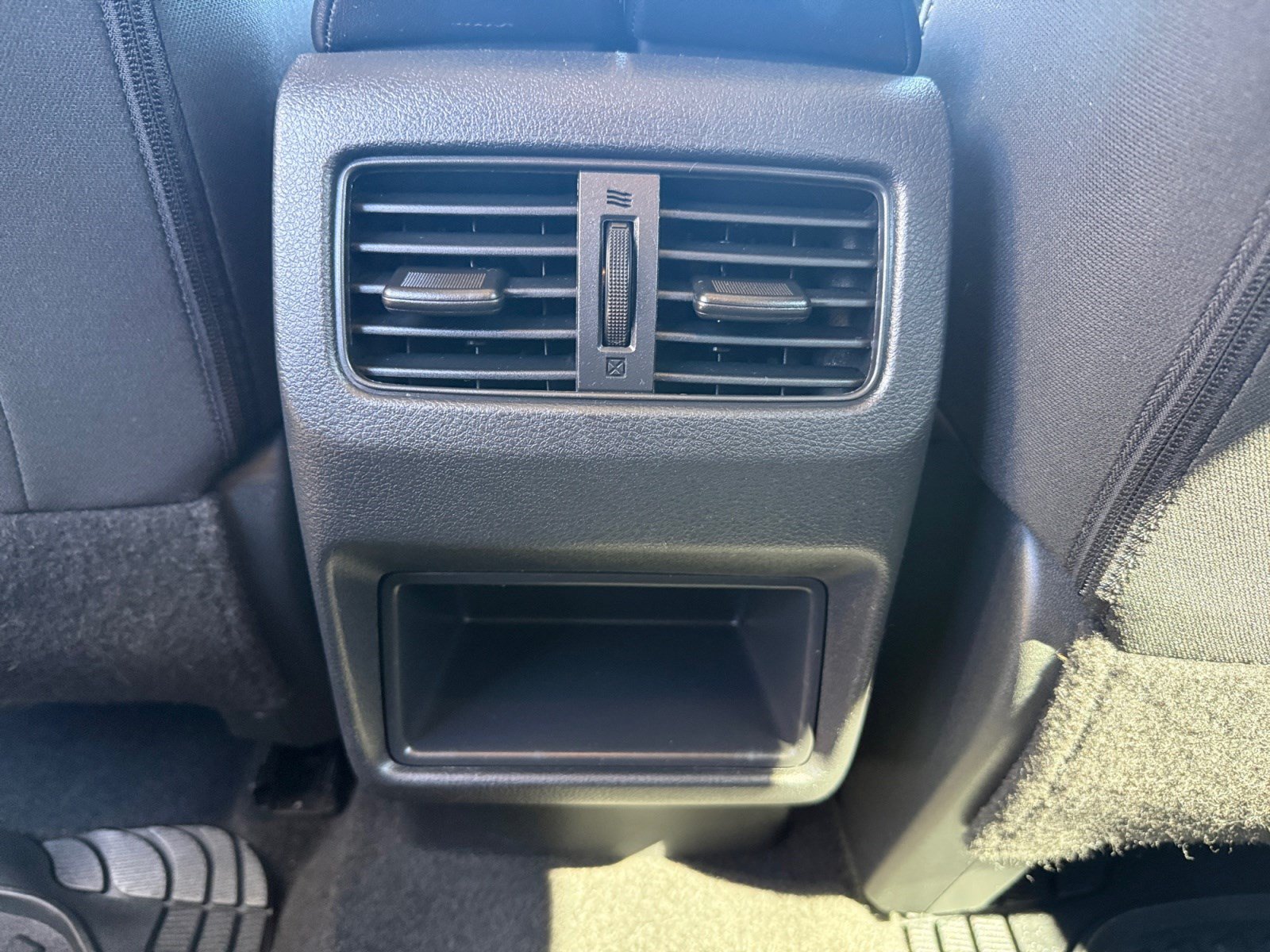 Used 2024 Nissan Rogue S AWD/4WD image 29