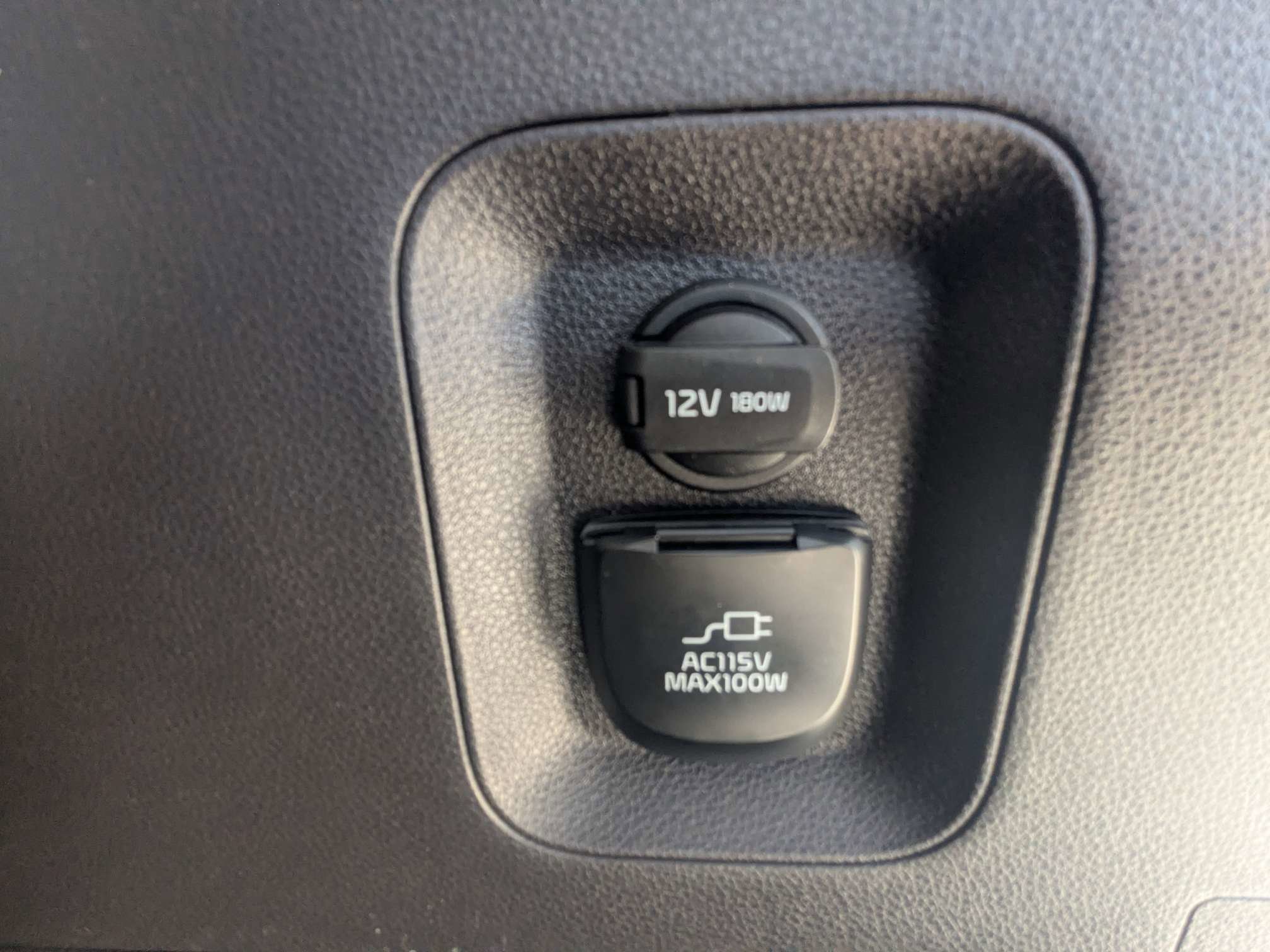 Used 2023 Kia Carnival SX Prestige FWD image 16