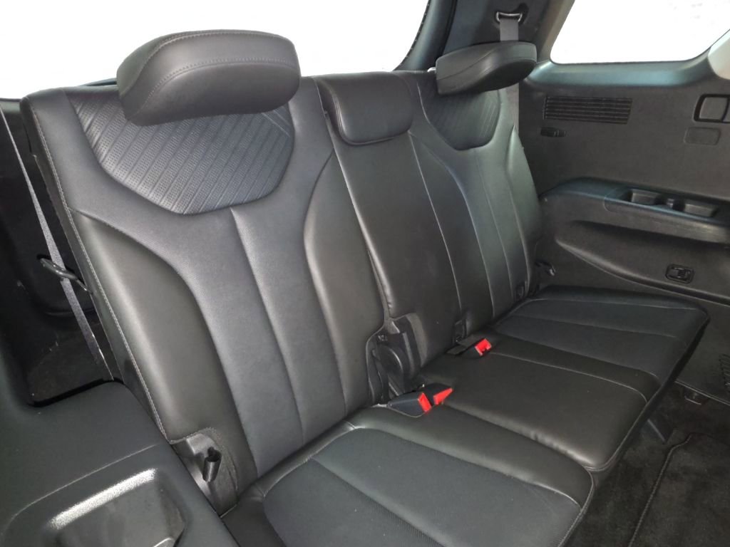Used 2025 Hyundai Palisade SEL image 13