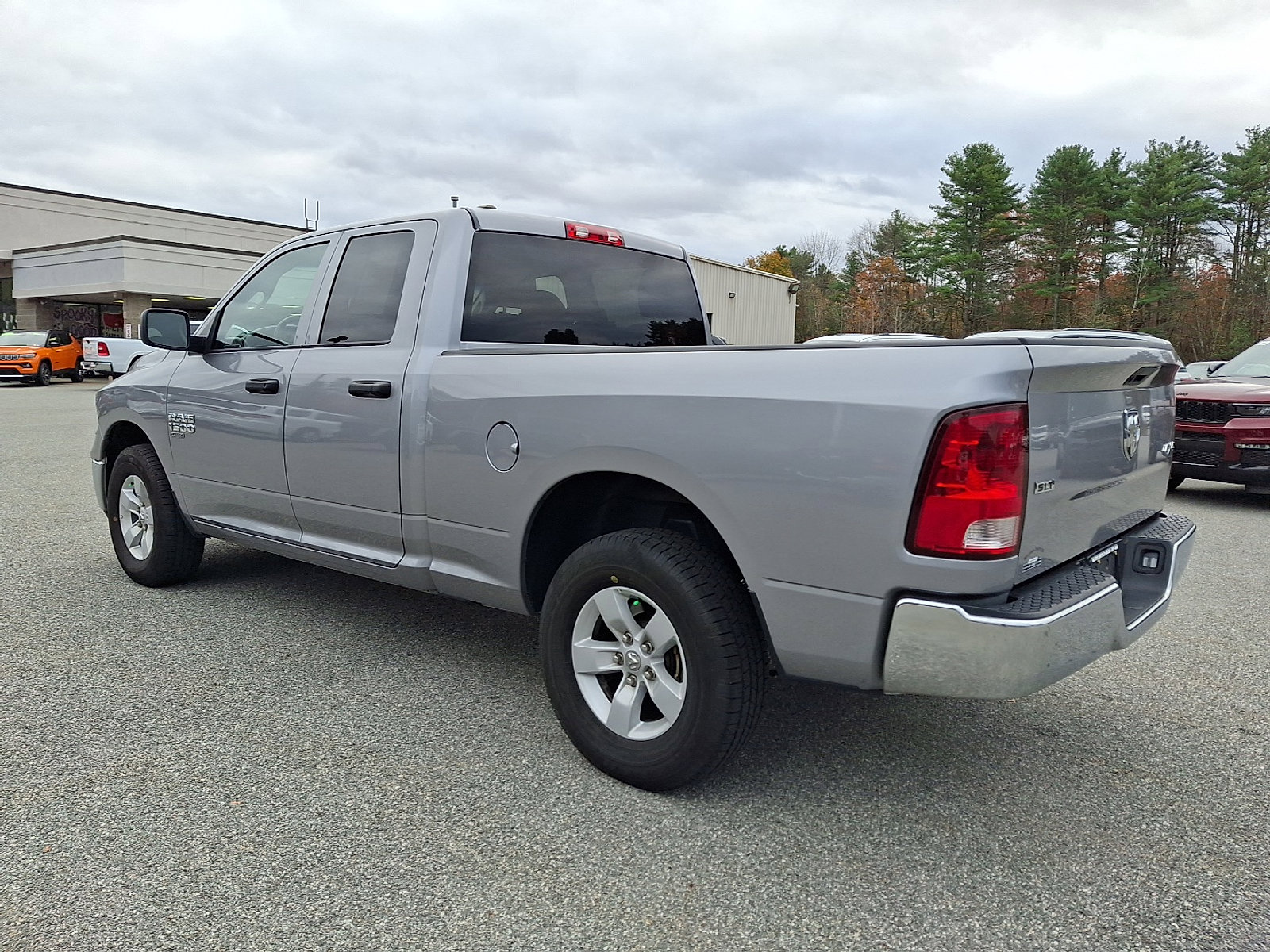 Used 2024 RAM 1500 Classic SLT image 7