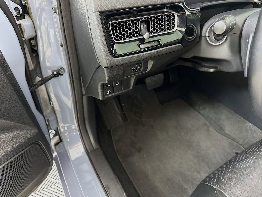 Used 2023 Honda Civic Touring image 10