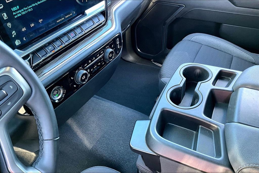 Used 2024 Chevrolet Silverado 1500 LT image 13