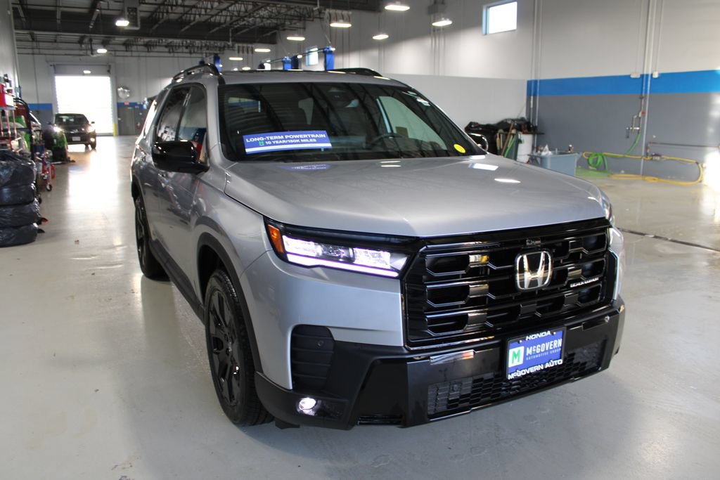 New 2026 Honda Pilot Black Edition image 4