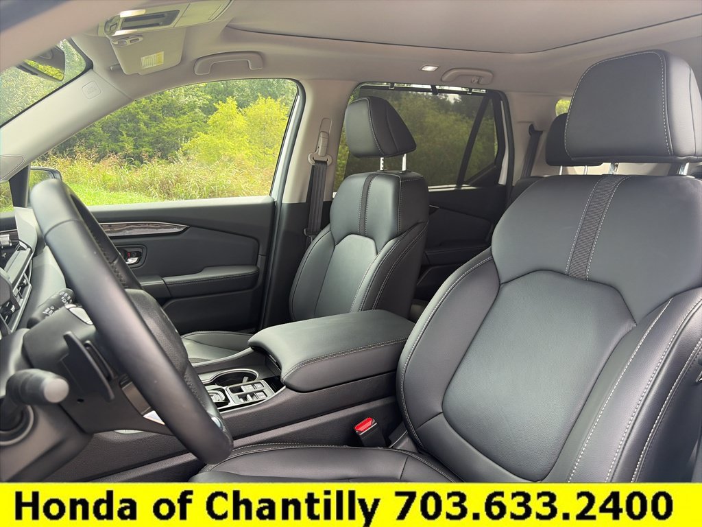 Used 2025 Honda Pilot Touring image 19