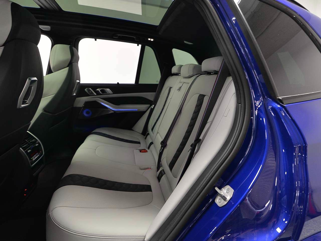 Certified 2024 BMW X5 M Competition w/ Executive Package AWD/4WD image 11