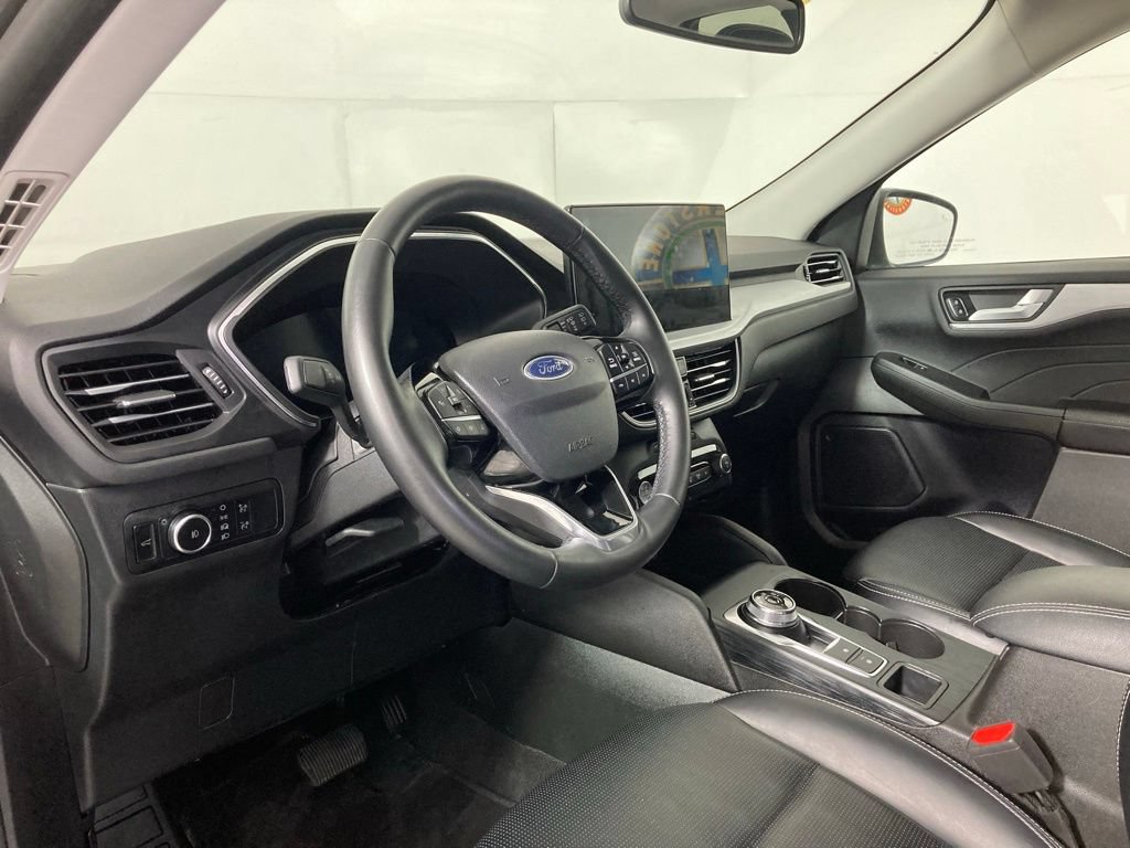 Used 2024 Ford Escape Platinum AWD/4WD image 16