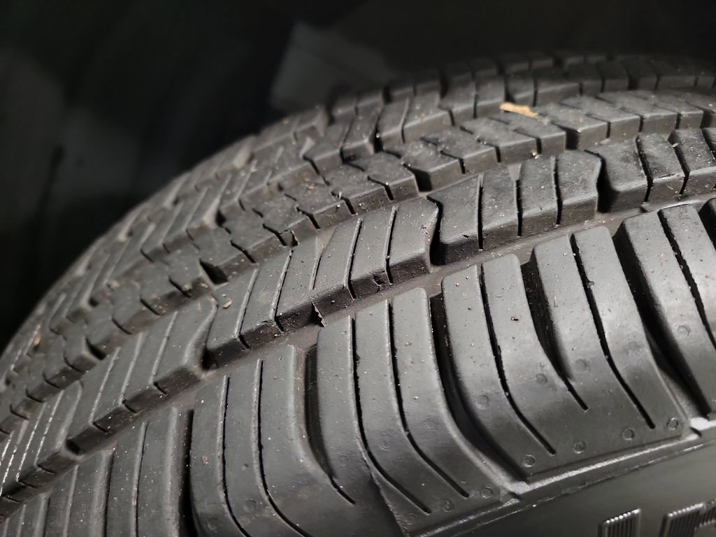 Used 2020 Toyota Corolla LE image 11