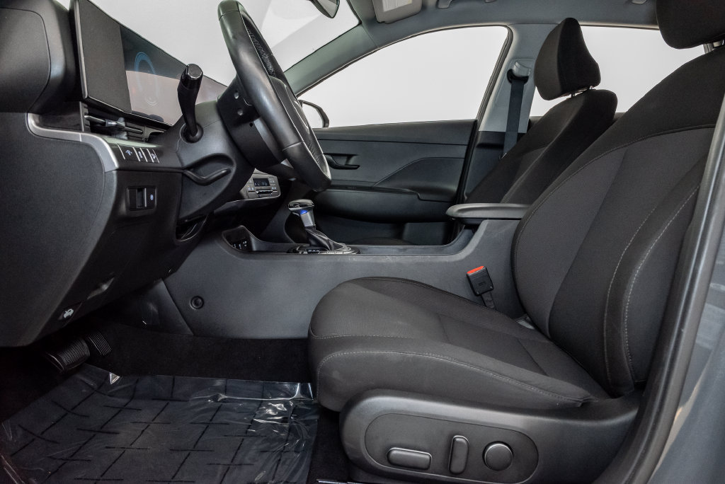 Used 2025 Hyundai Kona SEL FWD image 10