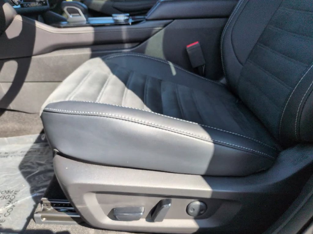 New 2026 Mitsubishi Outlander AWD image 18