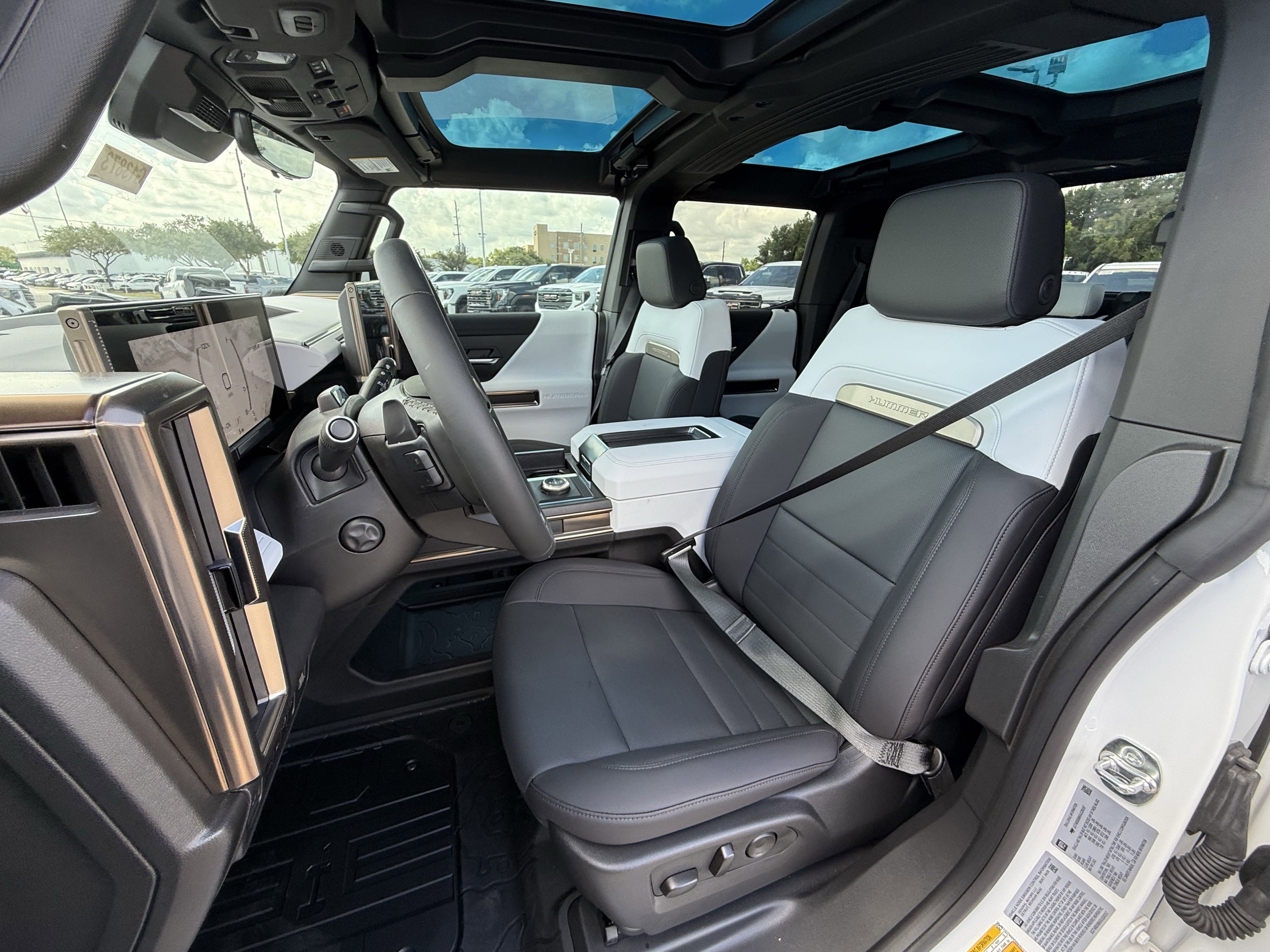 New 2025 GMC Hummer EV 3X w/ LPO, Illumination Package image 18