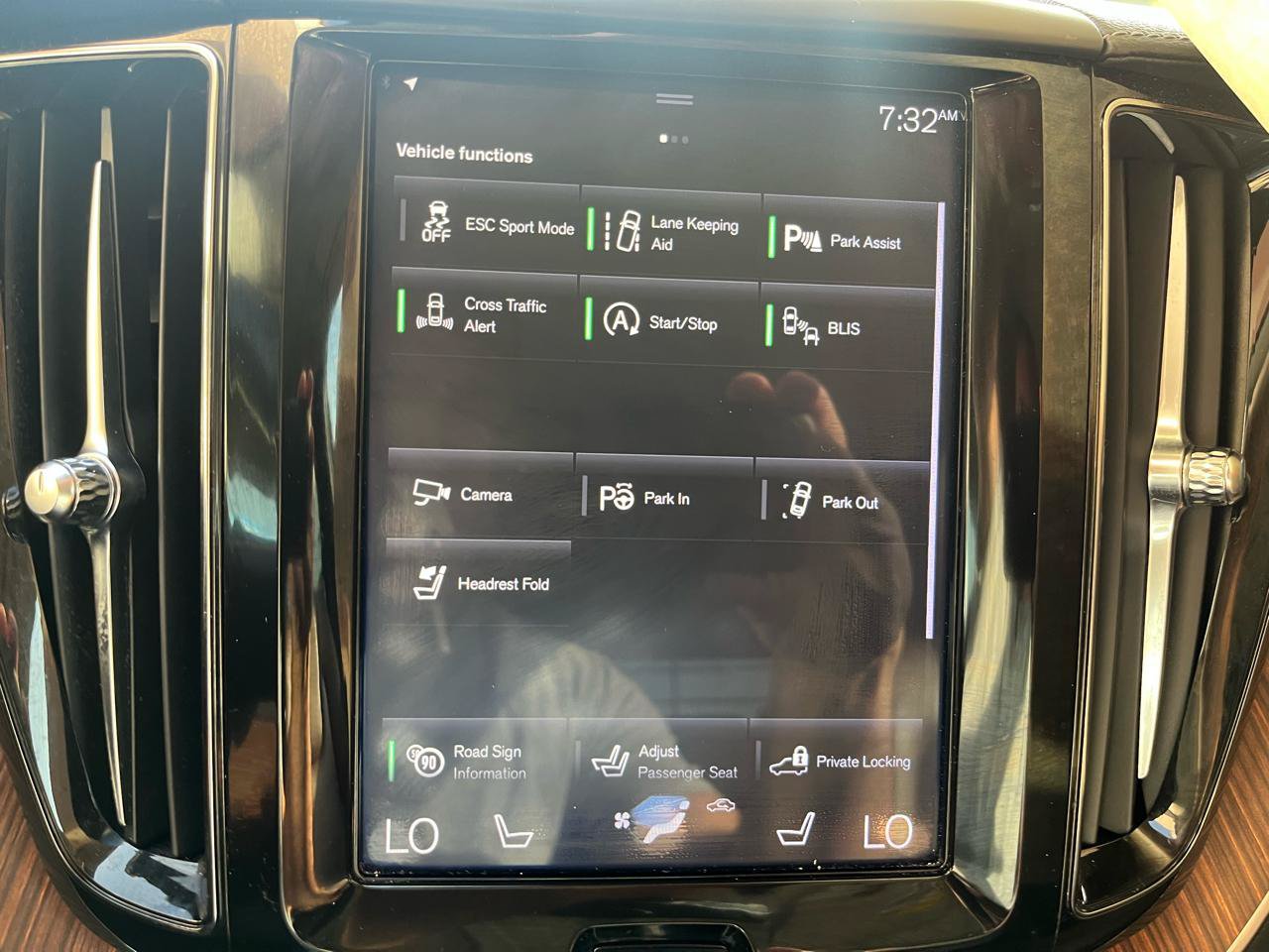 Used 2019 Volvo XC60 T5 Inscription w/ Protection Package Premier AWD/4WD image 22