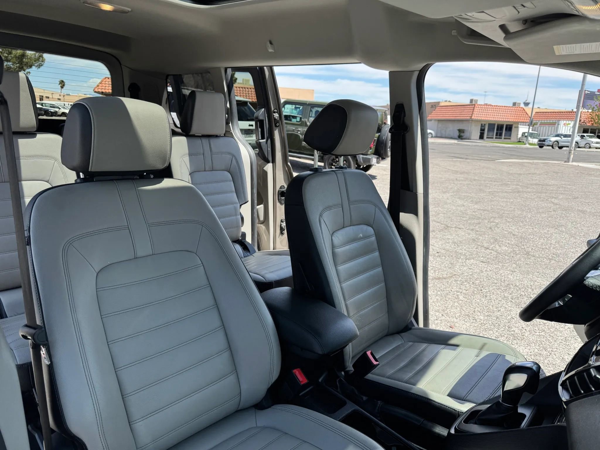 Used 2019 Ford Transit Connect Titanium w/ Titanium Premium Package FWD image 19