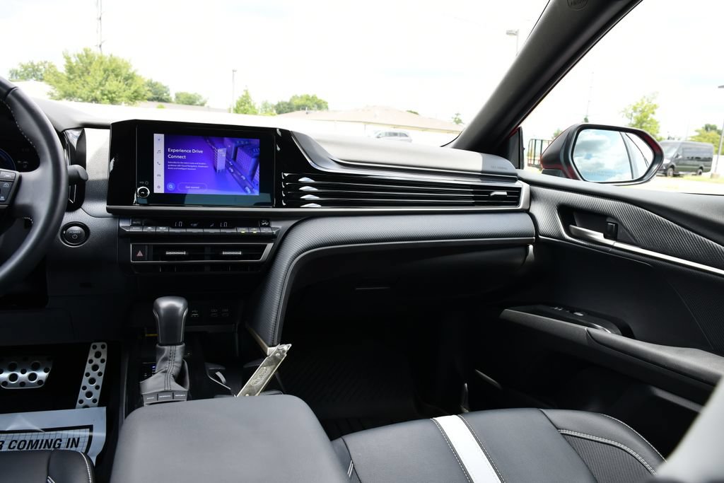 Used 2025 Toyota Camry SE FWD image 23