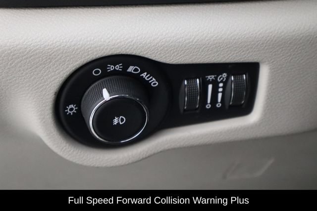 Used 2019 Chrysler Pacifica Touring-L Plus w/ Advanced Safetytec Group FWD image 24