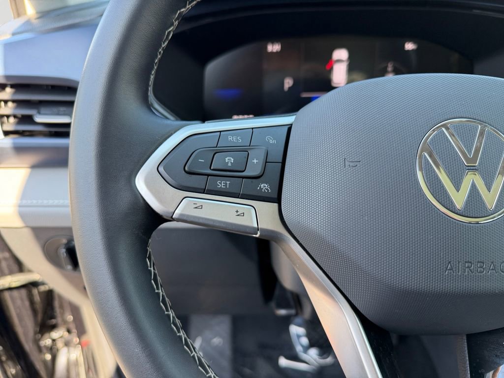Used 2024 Volkswagen Taos SE image 21