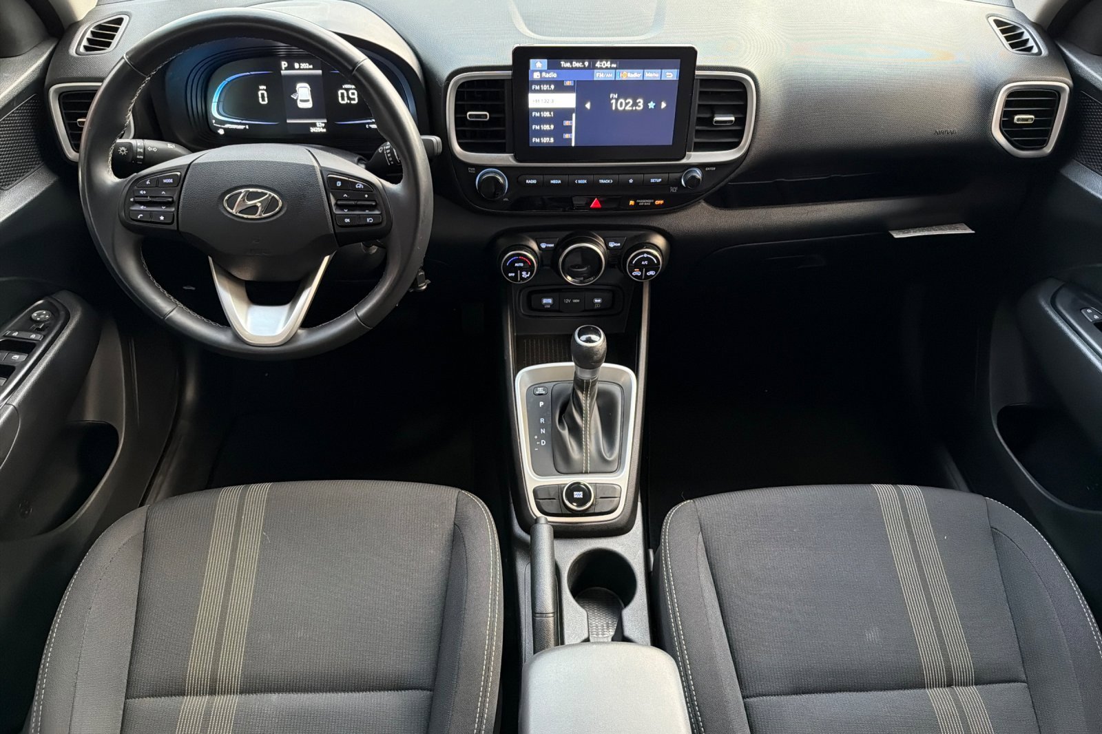 Certified 2023 Hyundai Venue SEL image 17