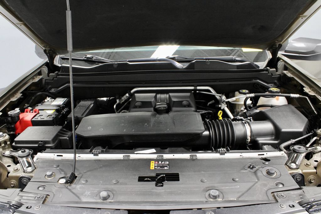 Used 2025 Chevrolet Colorado Trail Boss AWD/4WD image 18