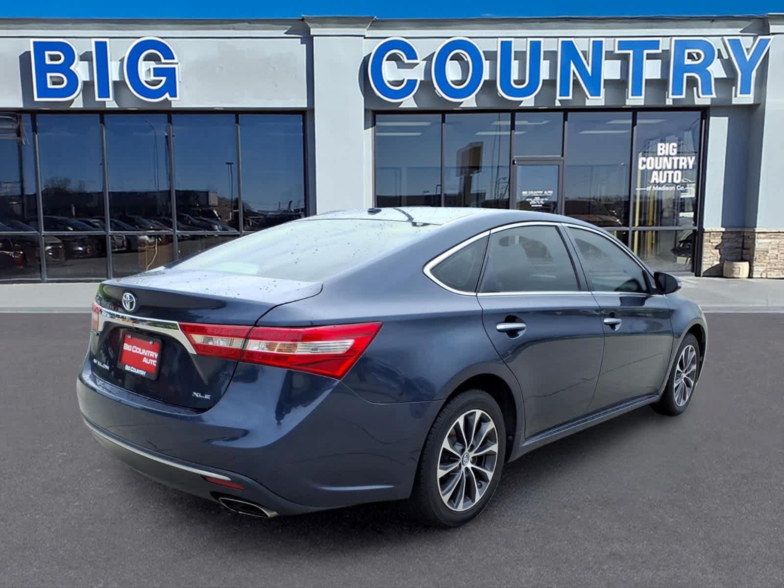 Used 2017 Toyota Avalon XLE FWD image 5