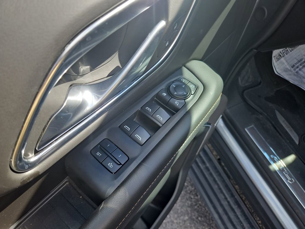 Used 2024 GMC Yukon XL AT4 w/ AT4 Premium Plus Package image 12