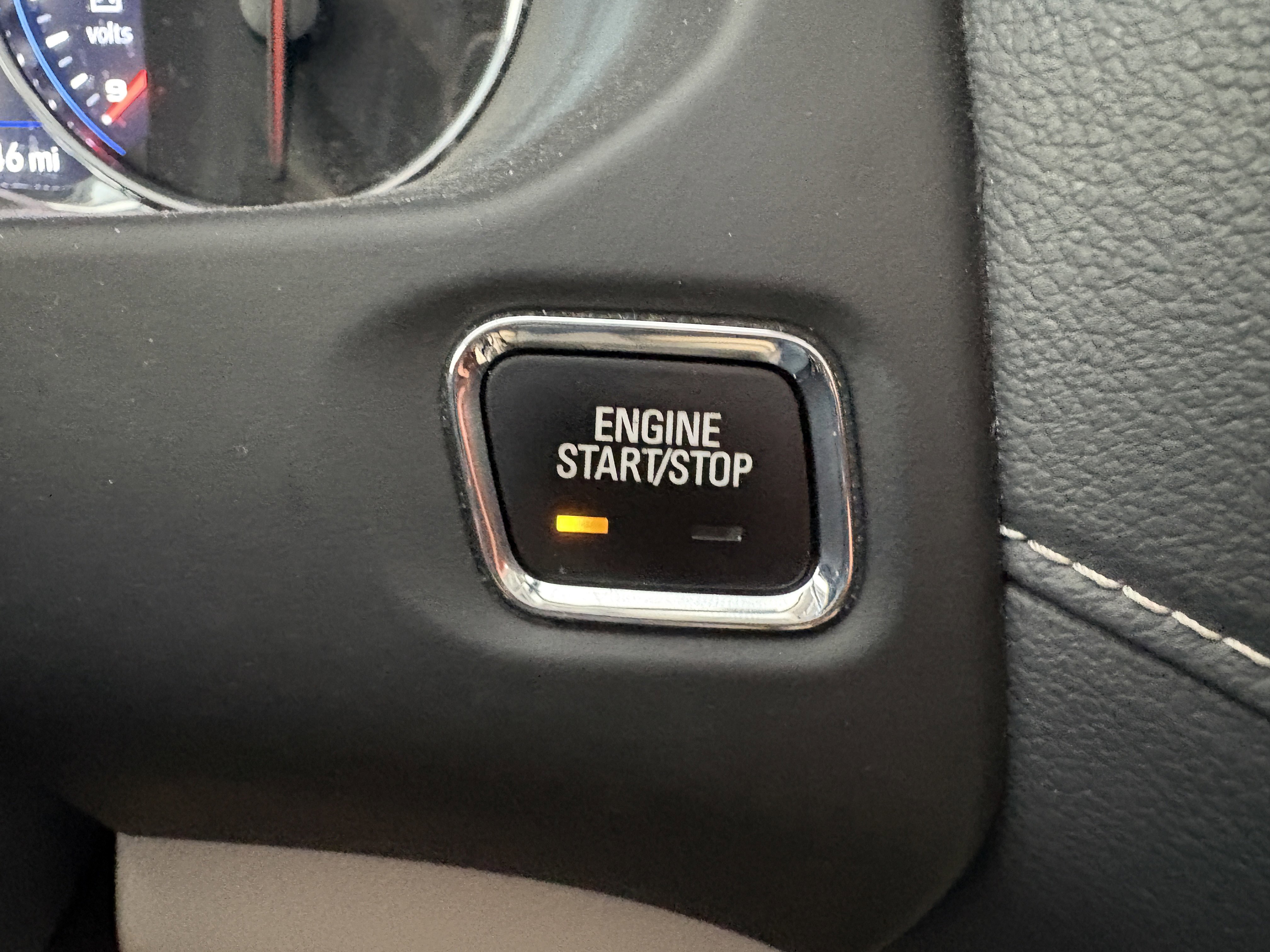 Used 2022 GMC Acadia Denali w/ Denali Ultimate Package image 13