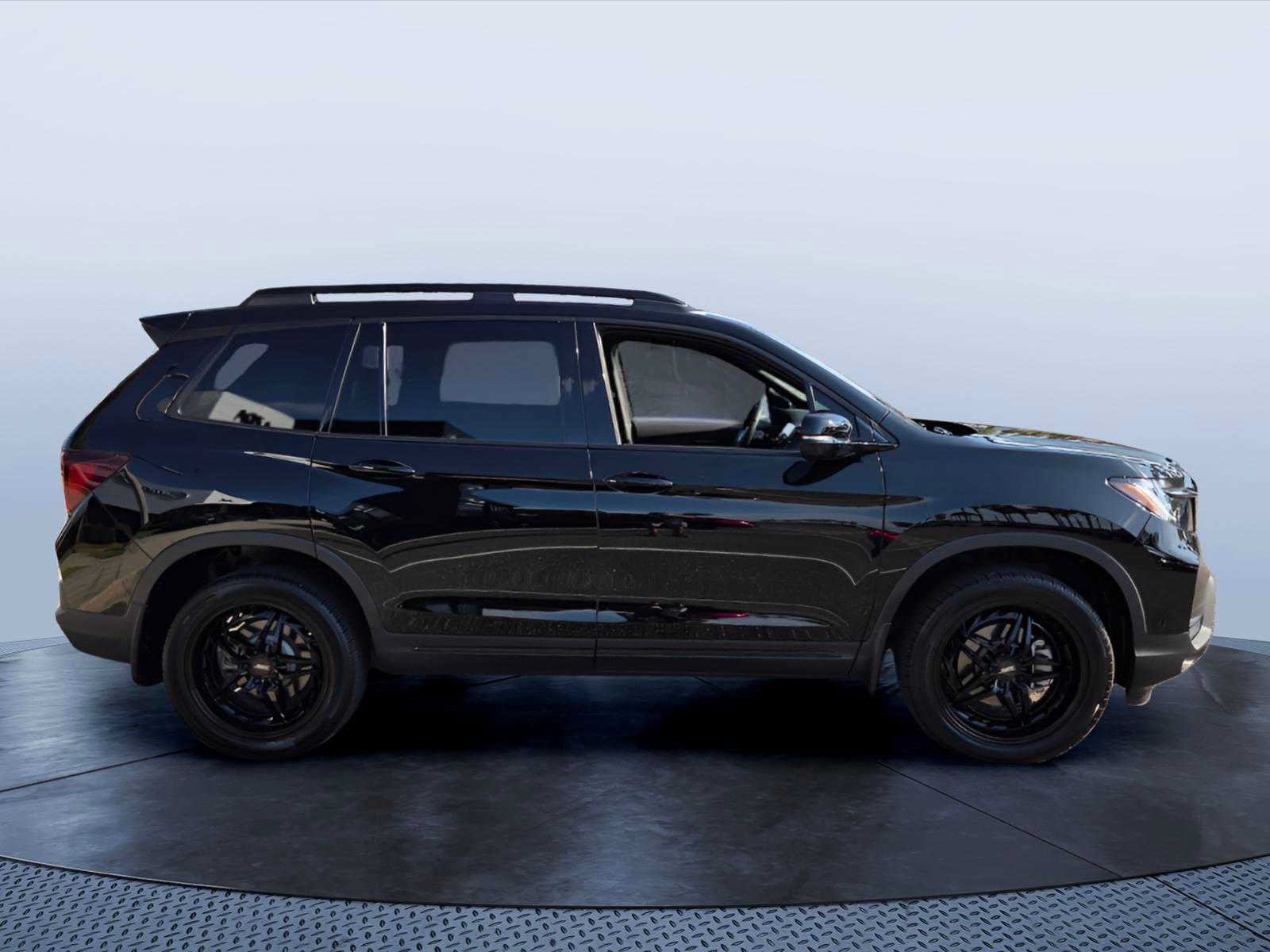 Used 2025 Honda Passport Black Edition image 13