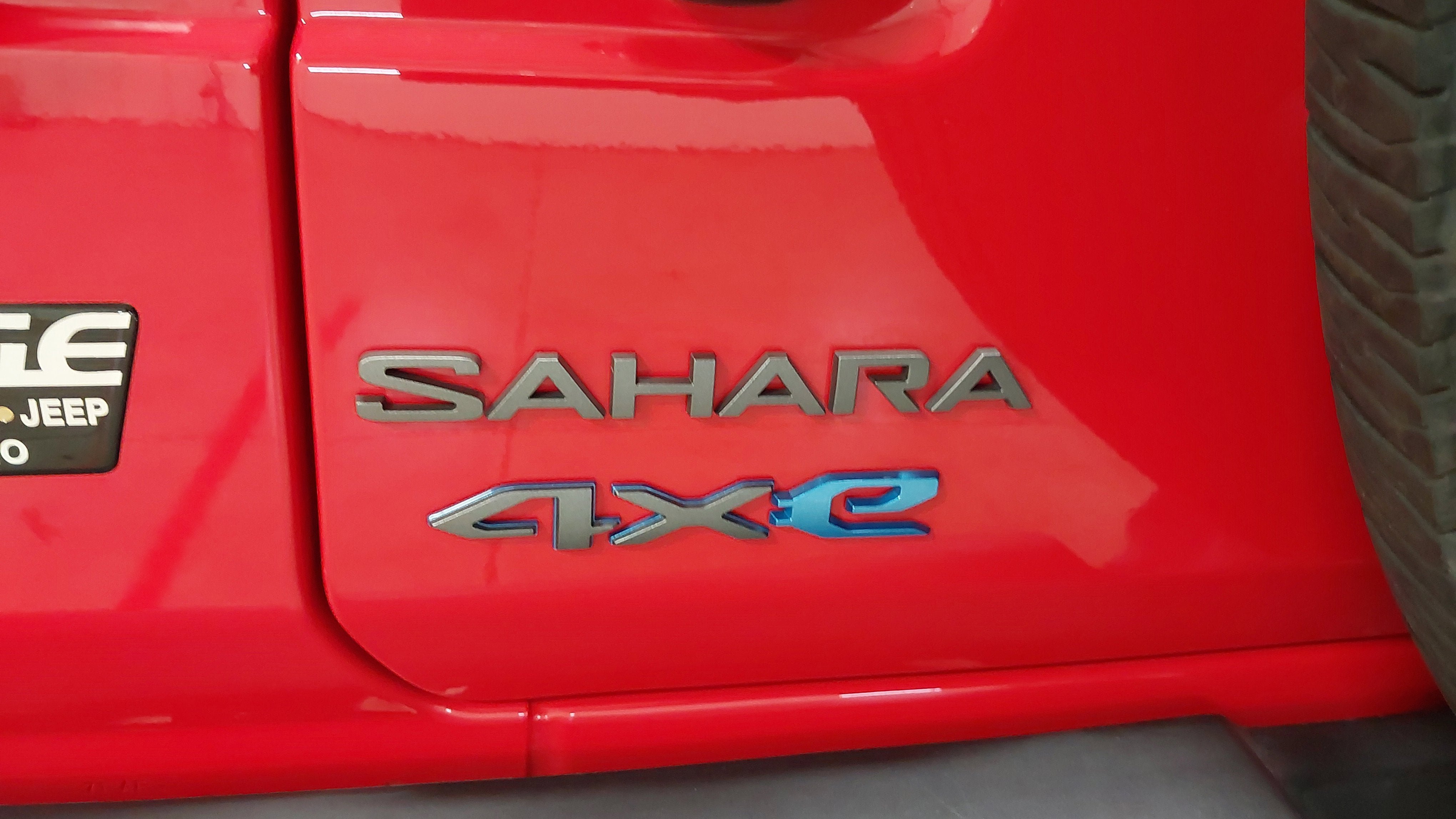 Used 2025 Jeep Wrangler Unlimited Sahara w/ Safety Group AWD/4WD image 31