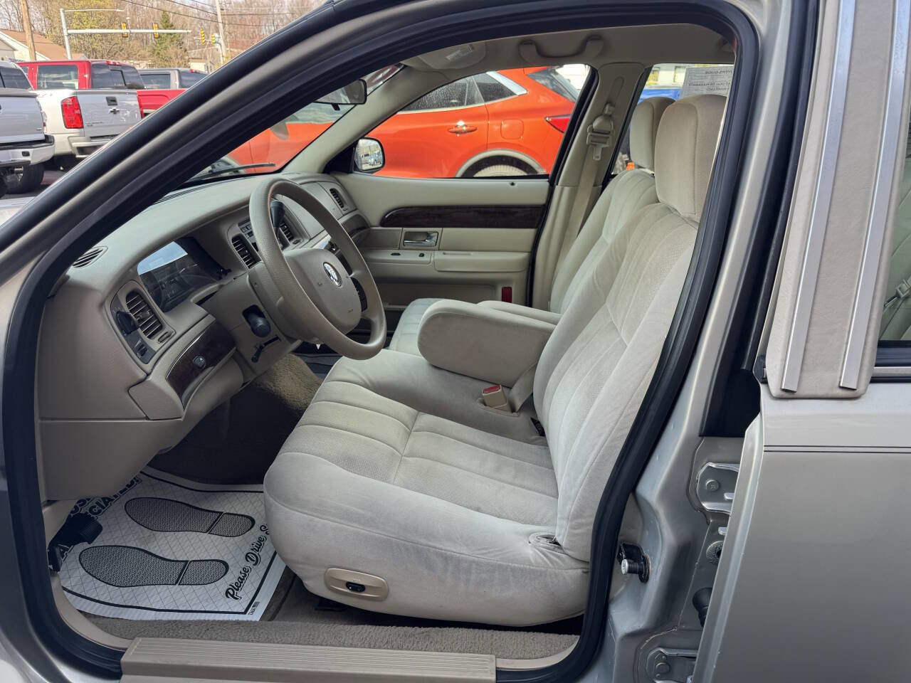 Used 2008 Mercury Grand Marquis GS image 13