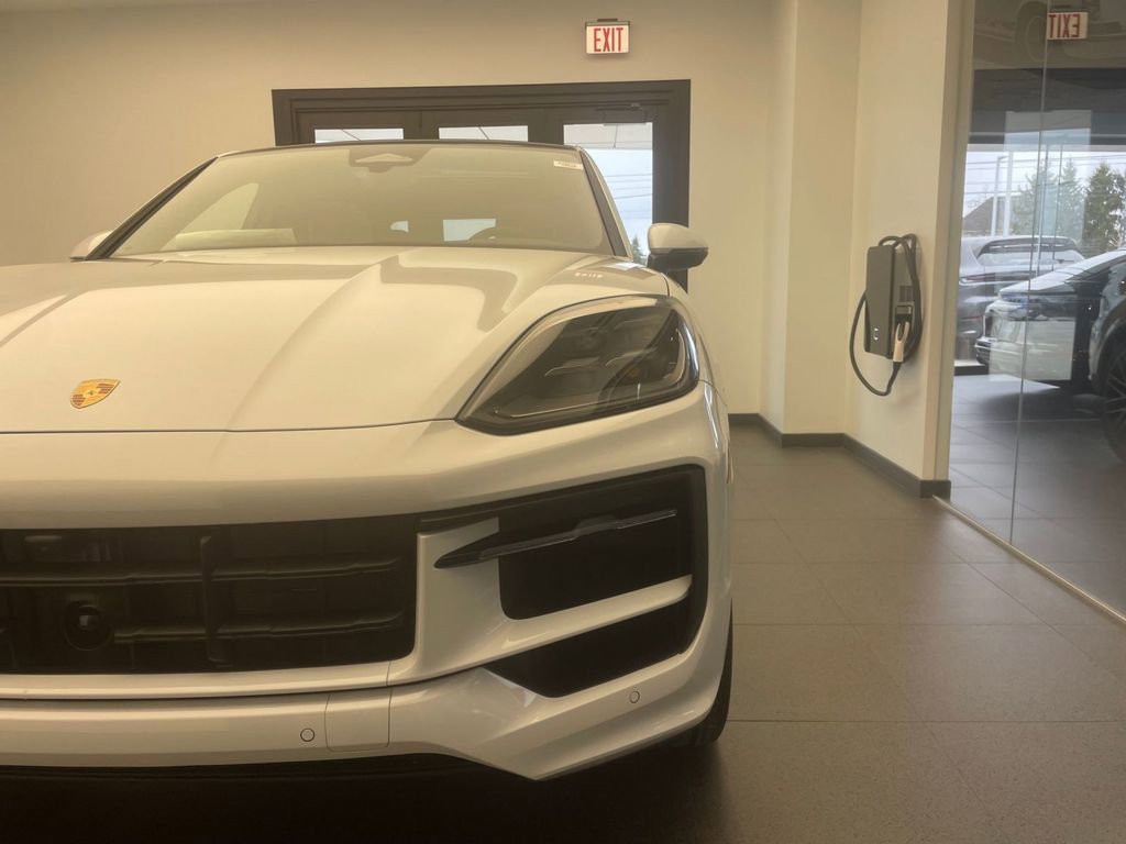 New 2026 Porsche Cayenne Coupe AWD/4WD image 19