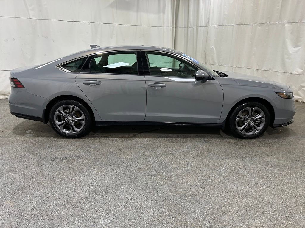 Used 2025 Honda Accord EX-L image 9