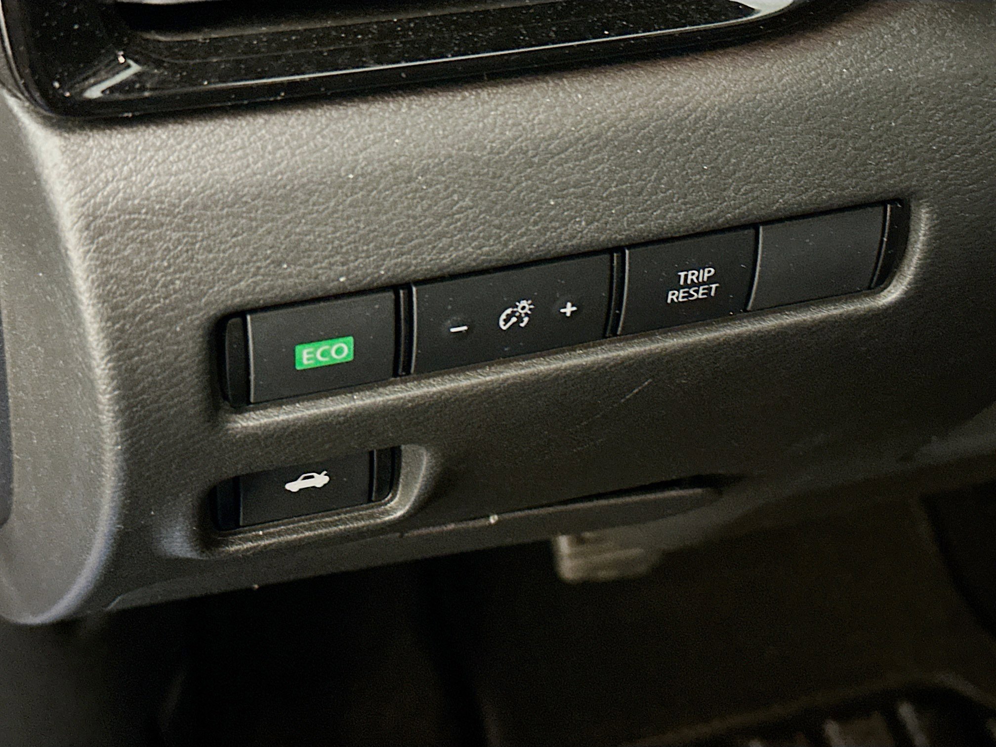 Used 2025 Nissan Sentra SV image 17
