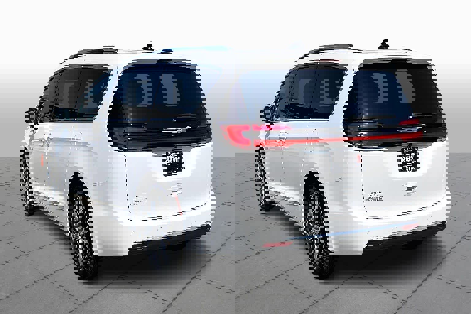 New 2026 Chrysler Pacifica Pinnacle image 12